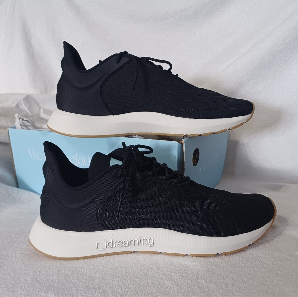 NIB Black Saysh One Sneakers Size 8.5 - *No Lid*